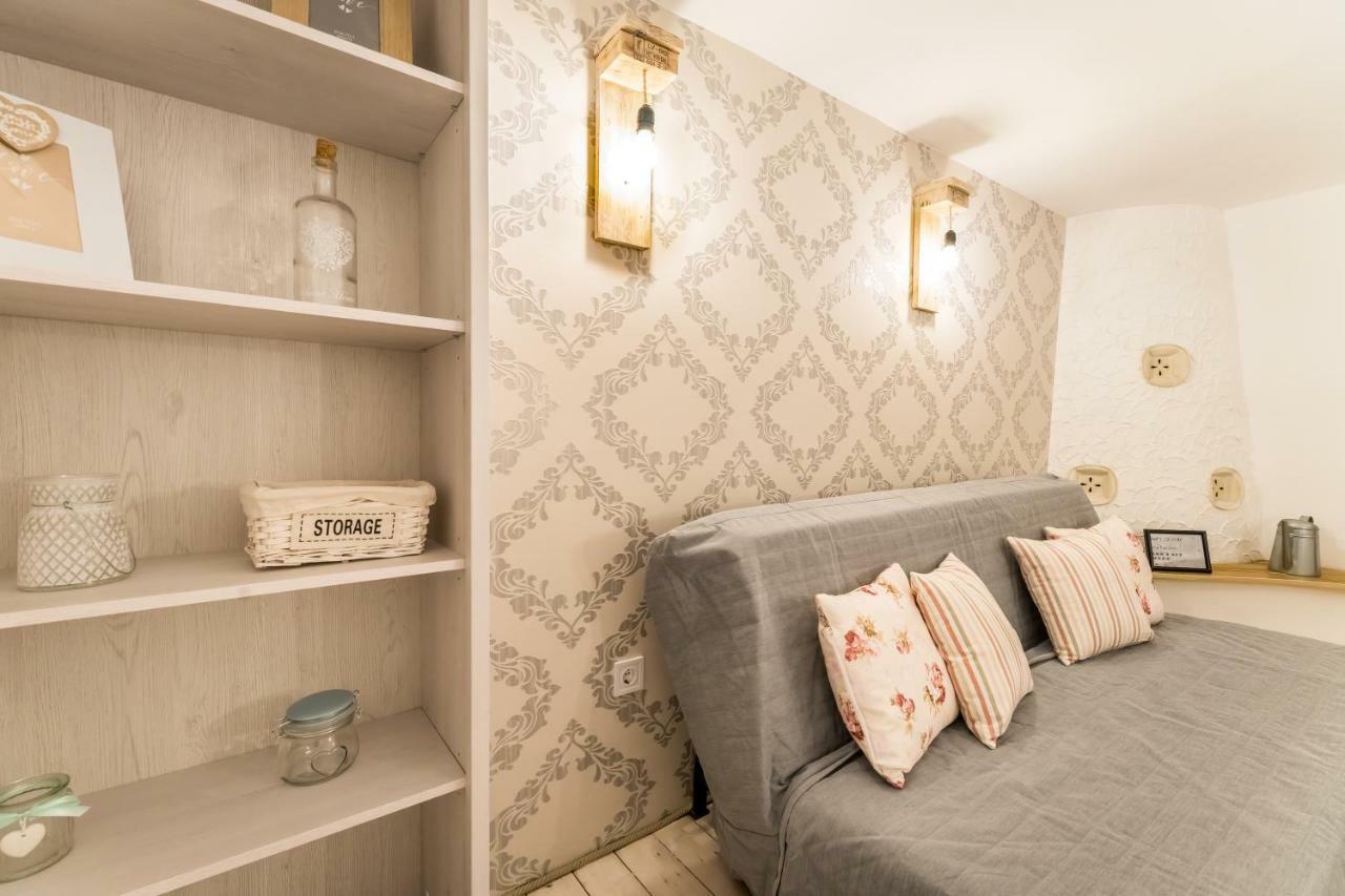 Bpr Vintage Garden Apartment With Terrace & Sauna Budapest Esterno foto