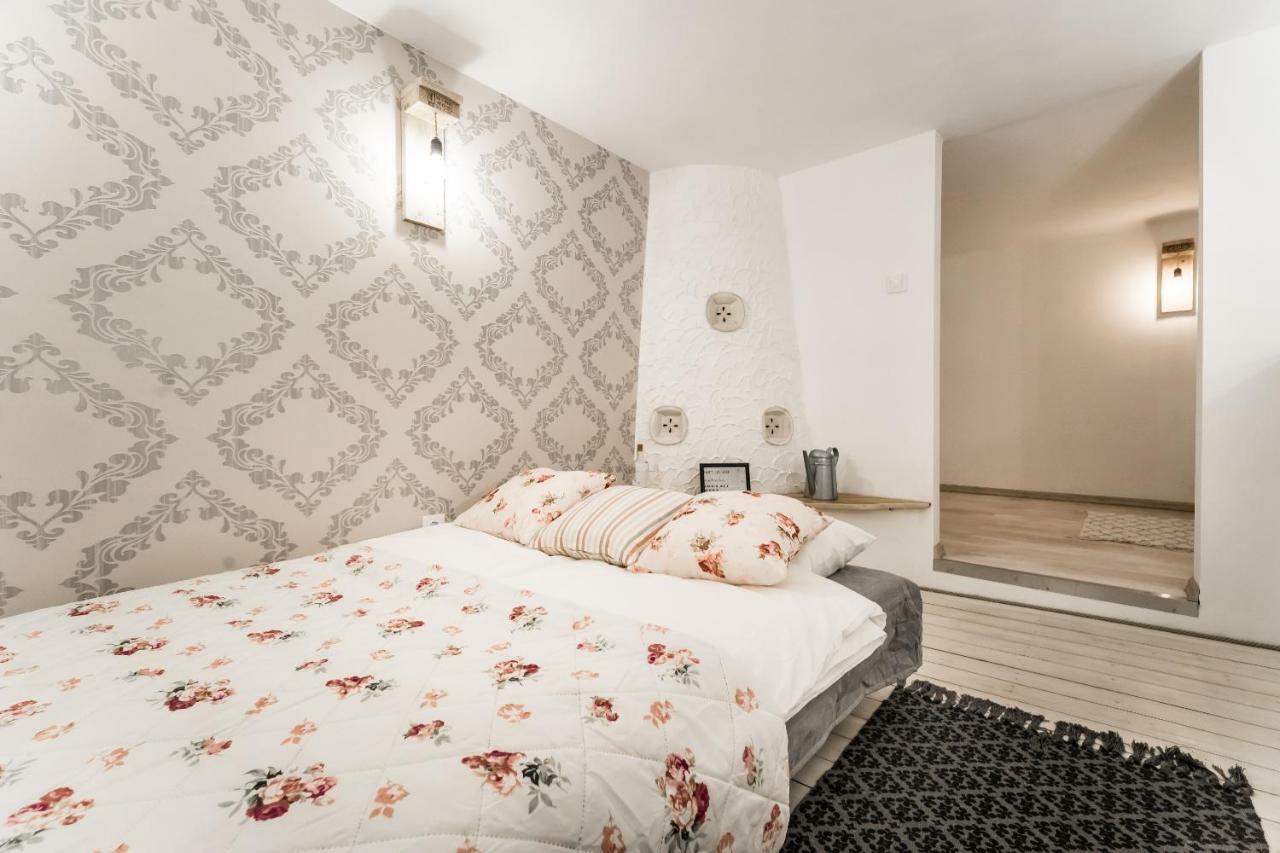 Bpr Vintage Garden Apartment With Terrace & Sauna Budapest Esterno foto