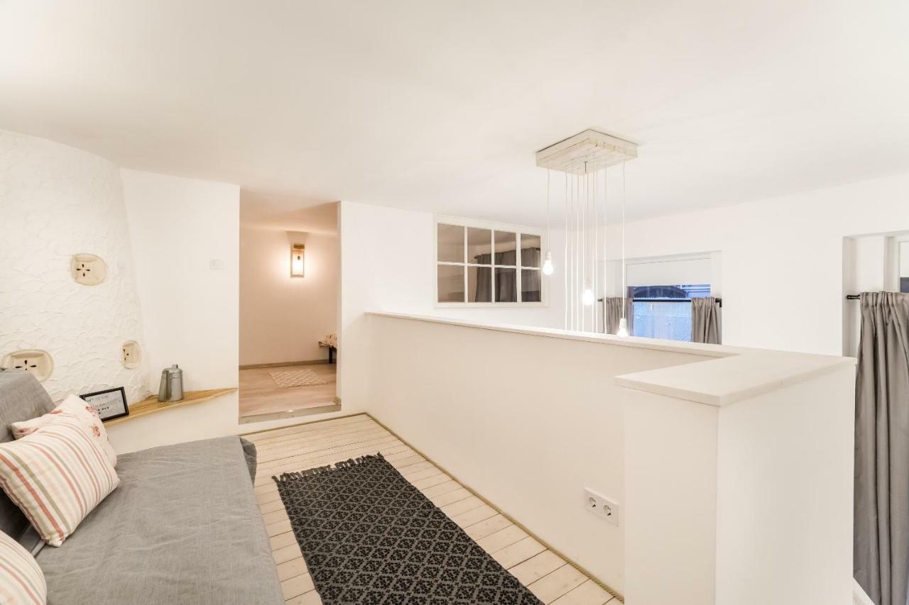 Bpr Vintage Garden Apartment With Terrace & Sauna Budapest Esterno foto