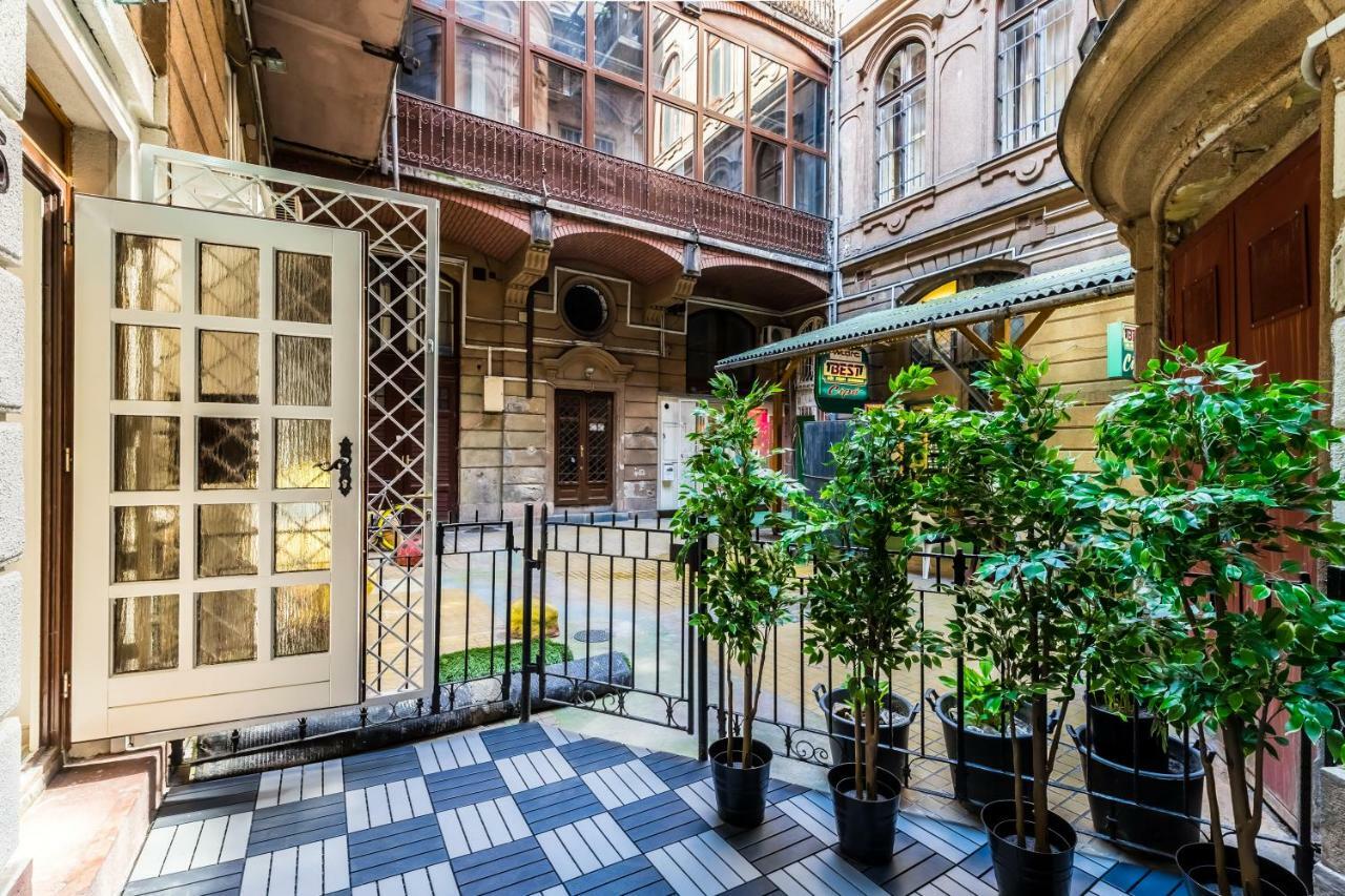 Bpr Vintage Garden Apartment With Terrace & Sauna Budapest Esterno foto